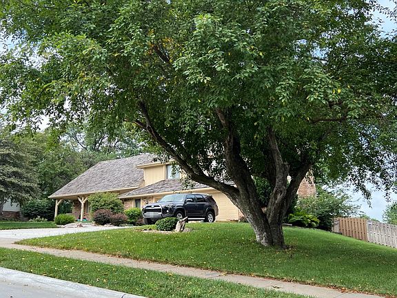 2nd image of 1216 N 121st St