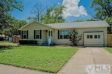 3rd image of 303 Norwood Dr