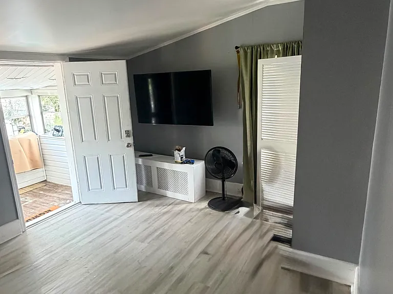 7 W Jefferson St #2B — Photo 2