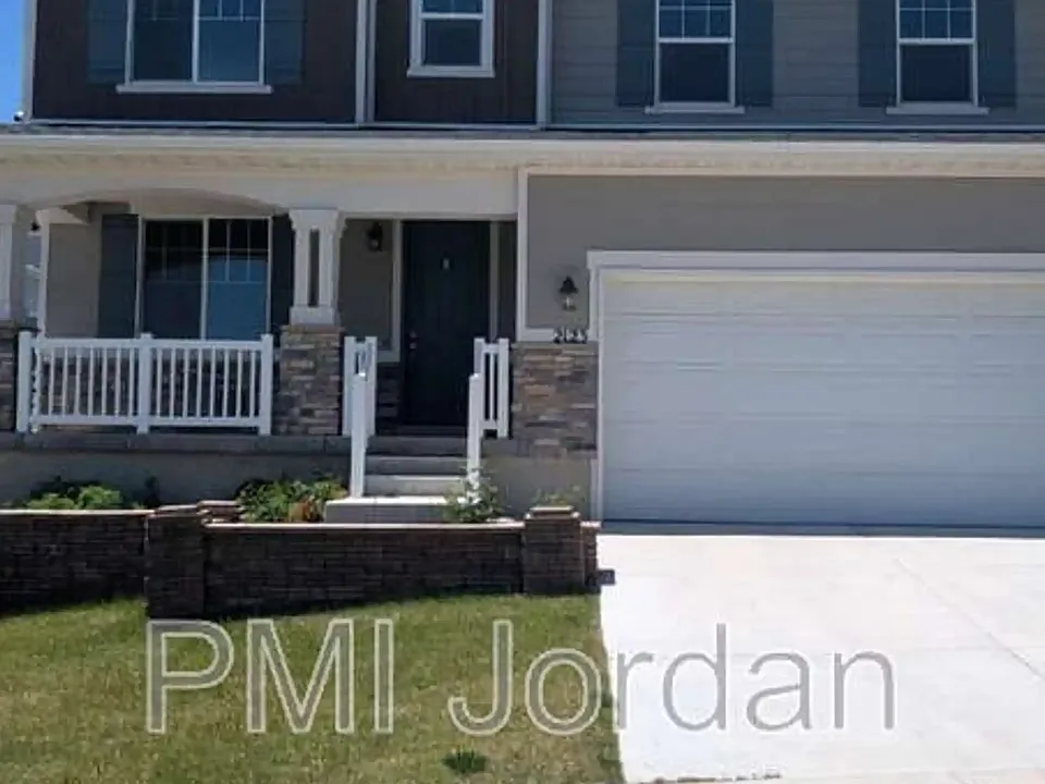 2123 N Wallflower Dr