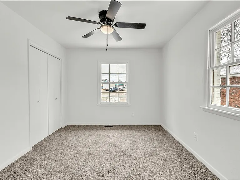 10313 N McKinley Ave — Photo 15