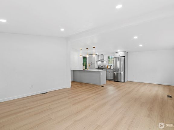 4th image of 31108 3rd Avenue #228