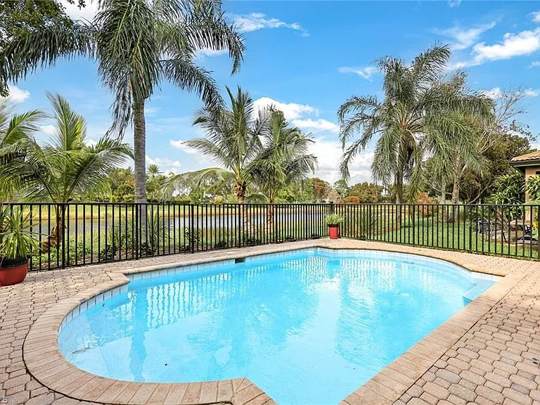 10327 Carolina Willow Dr — Photo 26