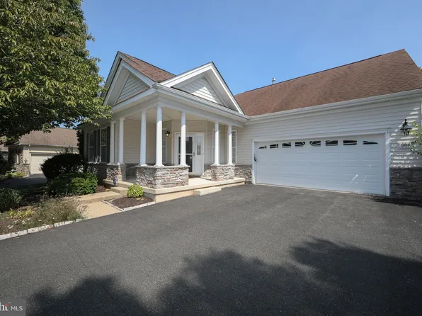 1009 Monroe Dr, Warminster, PA 18974