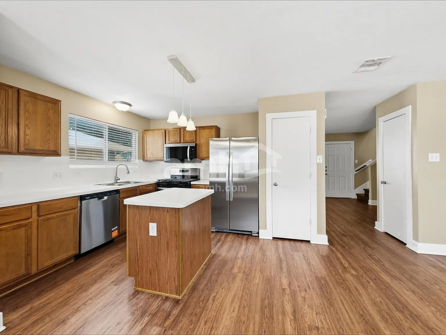 3 bed, 2.5 bath, 1508 sqft, $1,725 — Photo 4