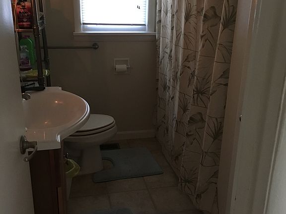 3rd image of 305 E 5th St