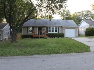 7020 Horton St, Overland Park, KS 66204