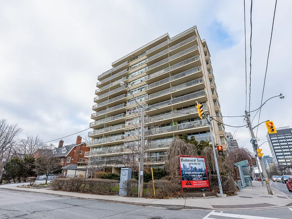 160 Balmoral Ave #206