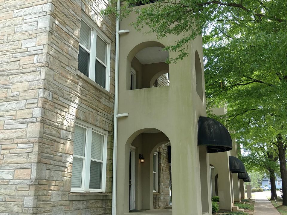 Top floor corner unit with private balcony