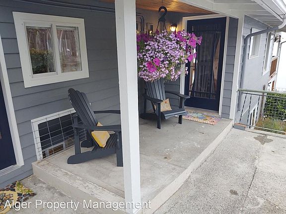 3rd image of 408 Farragut Ave N