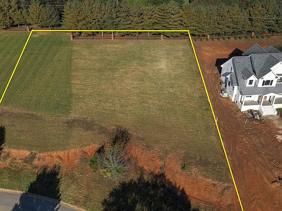 2nd image of 1134 Stonehenge Dr