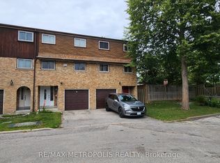 21 Rockwood Dr #8, Toronto, ON M1M 3M9