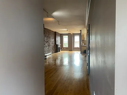 Rented by BR Edwards Associates Inc | media 25