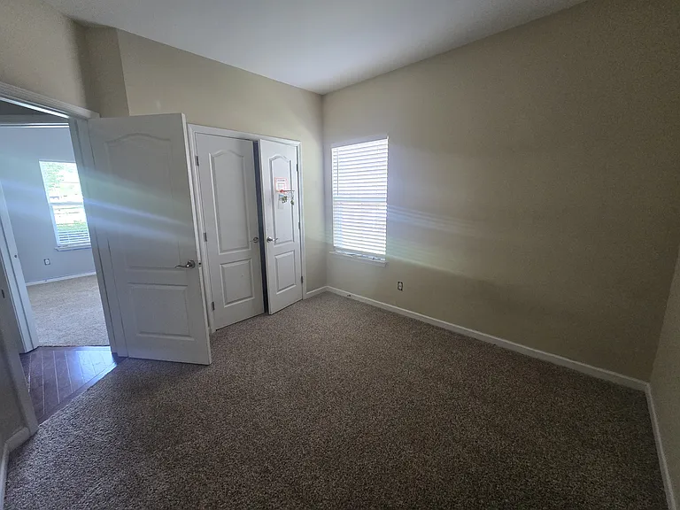173 Blackpool Dr — Photo 6