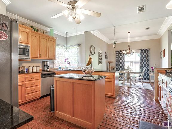 4th image of 16227 Madison Ct