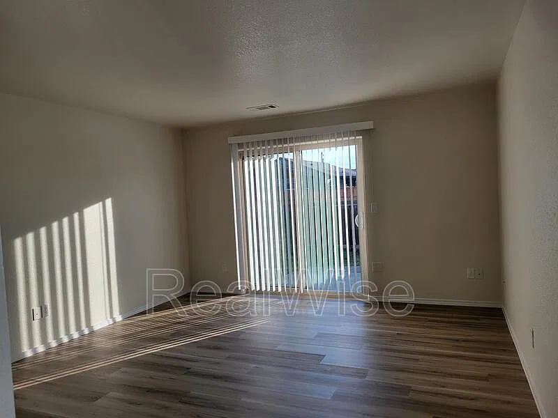 2 bed, 2.0 bath, $1,450 — Photo 3