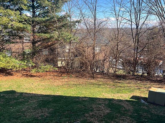 3rd image of 421 Redding Rd APT 107