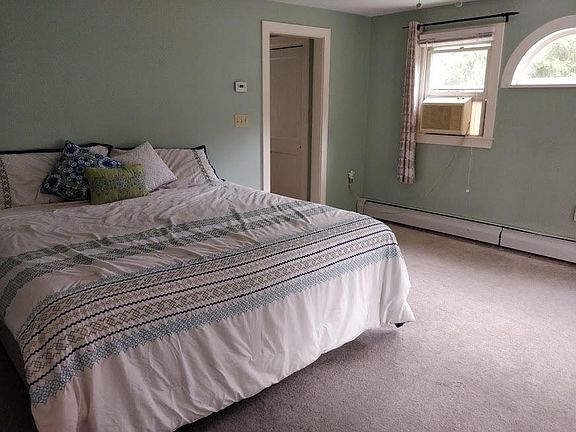 4th image of 8 Hilltop Dr
