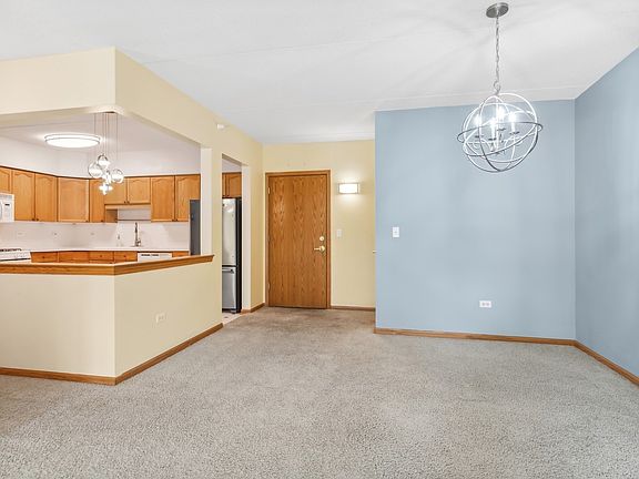 5th image of 1477 E Thacker St APT 204