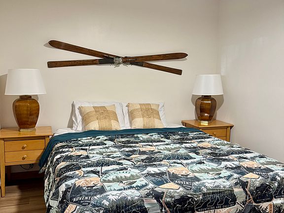 5th image of 221 Chipmunk St #3