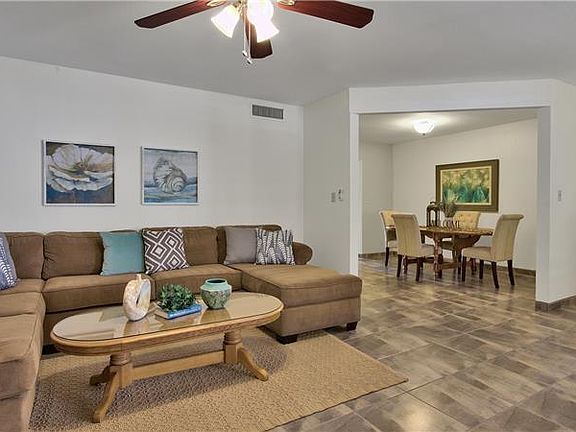 5th image of 284 Laguna Dr W