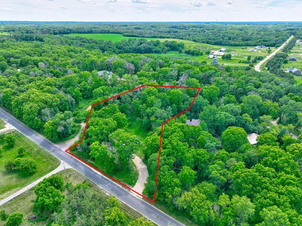 660 100th St, Roberts, WI 54023