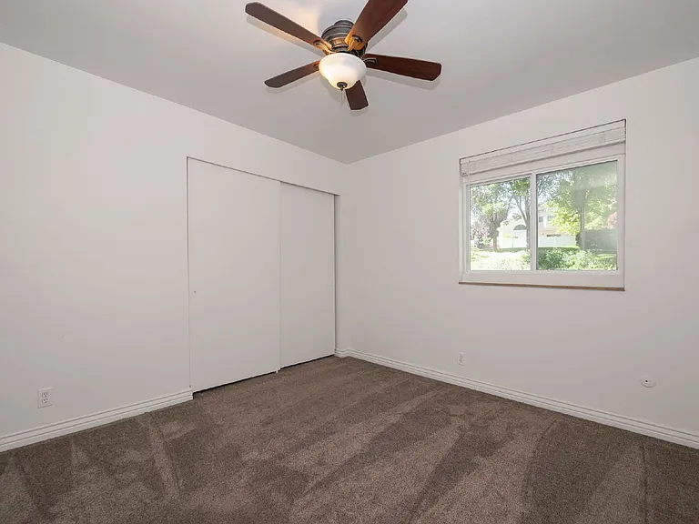 1356 E Merritt Cir — Photo 12