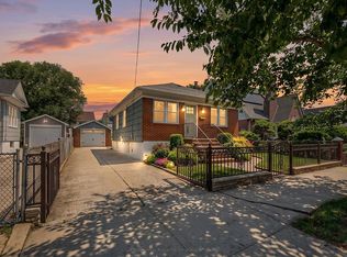 13420 242nd St, Rosedale, NY 11422