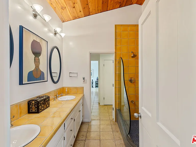 7122 Dume Dr — Photo 29