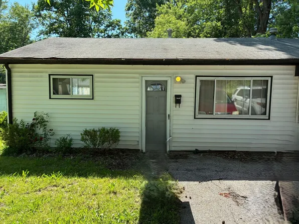 10249 Earl Dr, Saint Louis, MO 63136