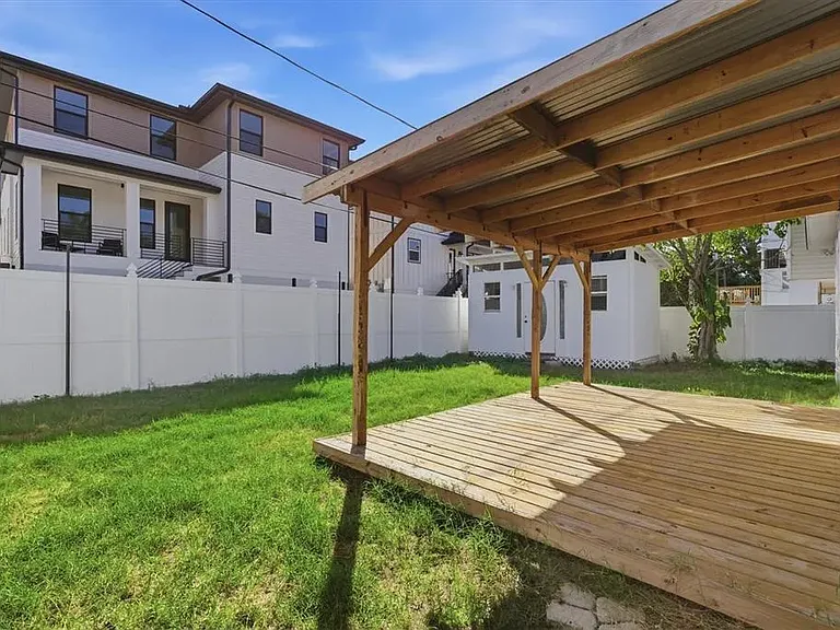 1734 Maryland Ave NE — Photo 15