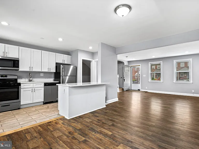 1015 Lyndhurst St — Photo 11