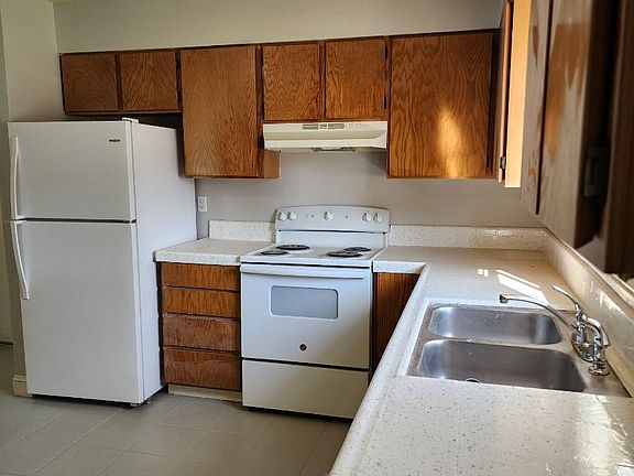 4th image of 235 Carol Dr #3