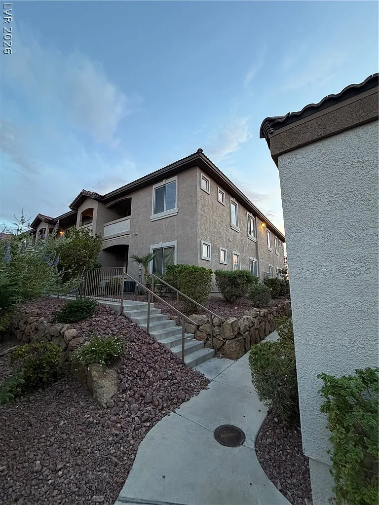 3 bed, 2.0 bath, 1224 sqft, $1,595 — Photo 4
