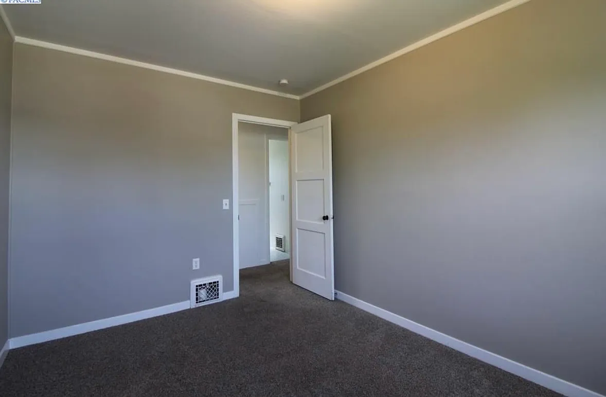 3 bed, 1700 sqft, $1,750 — Photo 3