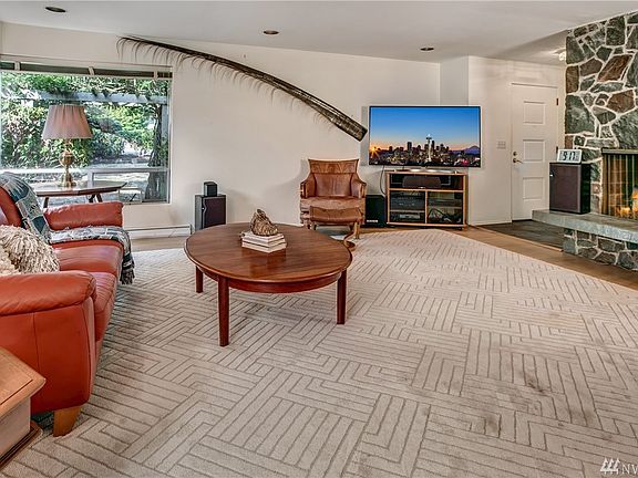 5th image of 4112 93rd Ave SE