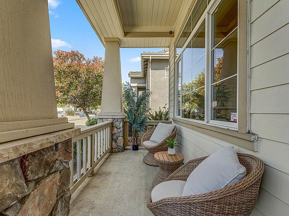 5th image of 24986 Silverthorne Pl