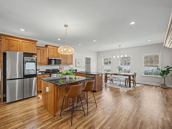 5th image of 1060 Auldridge Dr