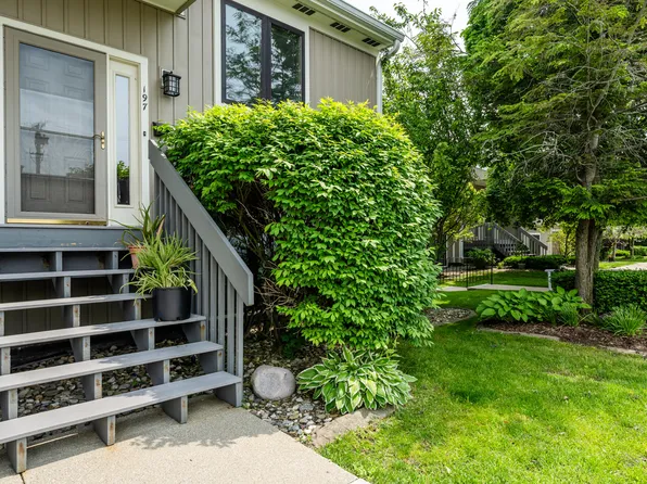 197 Wayne St, Saint Joseph, MI 49085