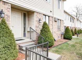 1700 River Rd APT 9, Marysville, MI 48040