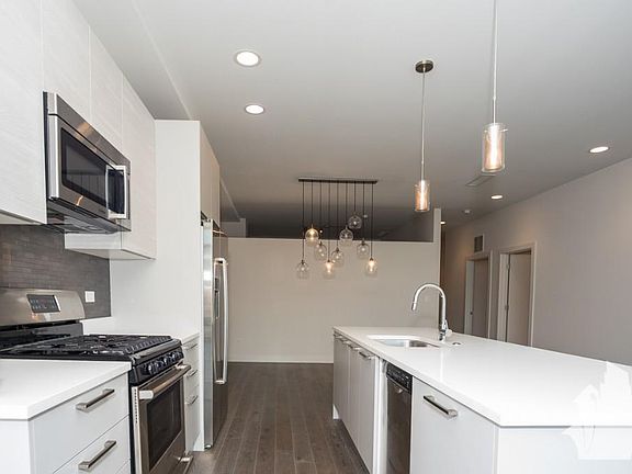 4th image of 858 N Franklin St APT 202B