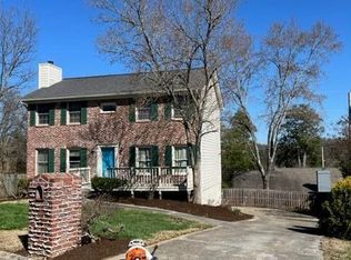 1304 Beacon Hill Ln, Knoxville, TN 37919