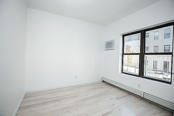 1st image of 127 Graham Ave #4R
