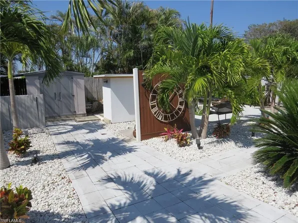 717 95th Ave N, Naples, FL