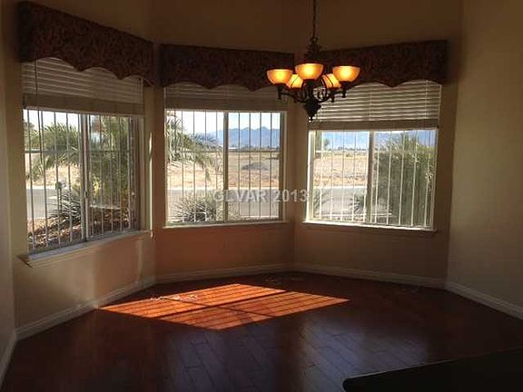 3rd image of 796 E Kachina Moon Ct