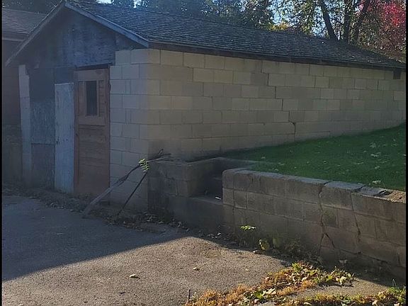 4th image of 20 Cherry St