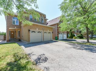 10 Sweet Briar Ln, Brampton, ON L6Z 4V3