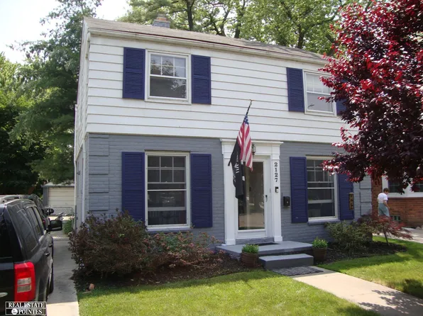 2127 Fleetwood Dr, Grosse Pointe Woods, MI 48236