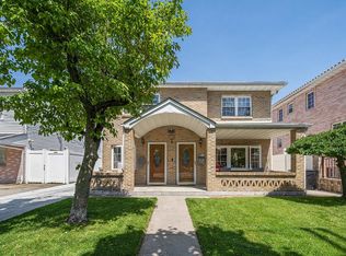 23009 64th Ave, Oakland Gardens, NY 11364