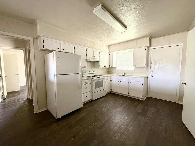 3525 Country Club Rd — Photo 15